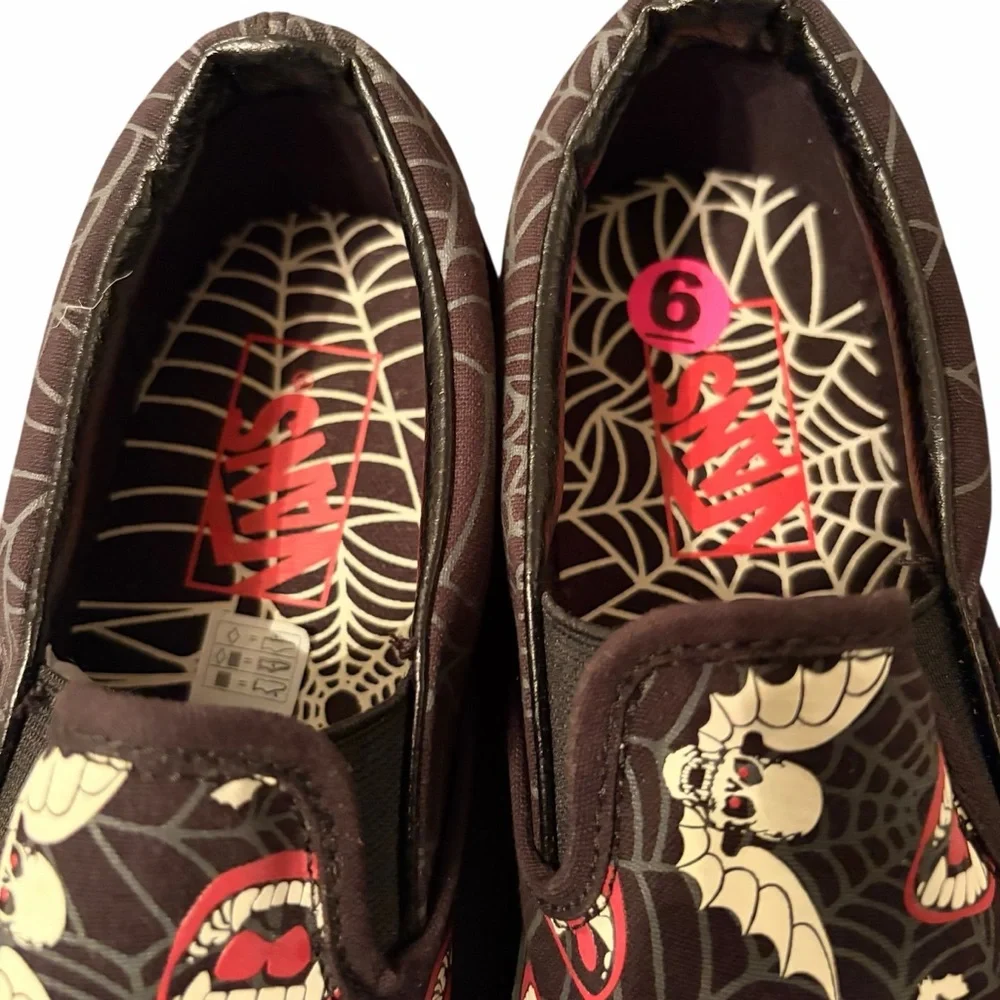 VANS CLASSIC SLIP-ON “GLOW FRIGHTS” HALLOWEEN SKATE SHOES WOMEN’S 7.5 / MEN’S 6